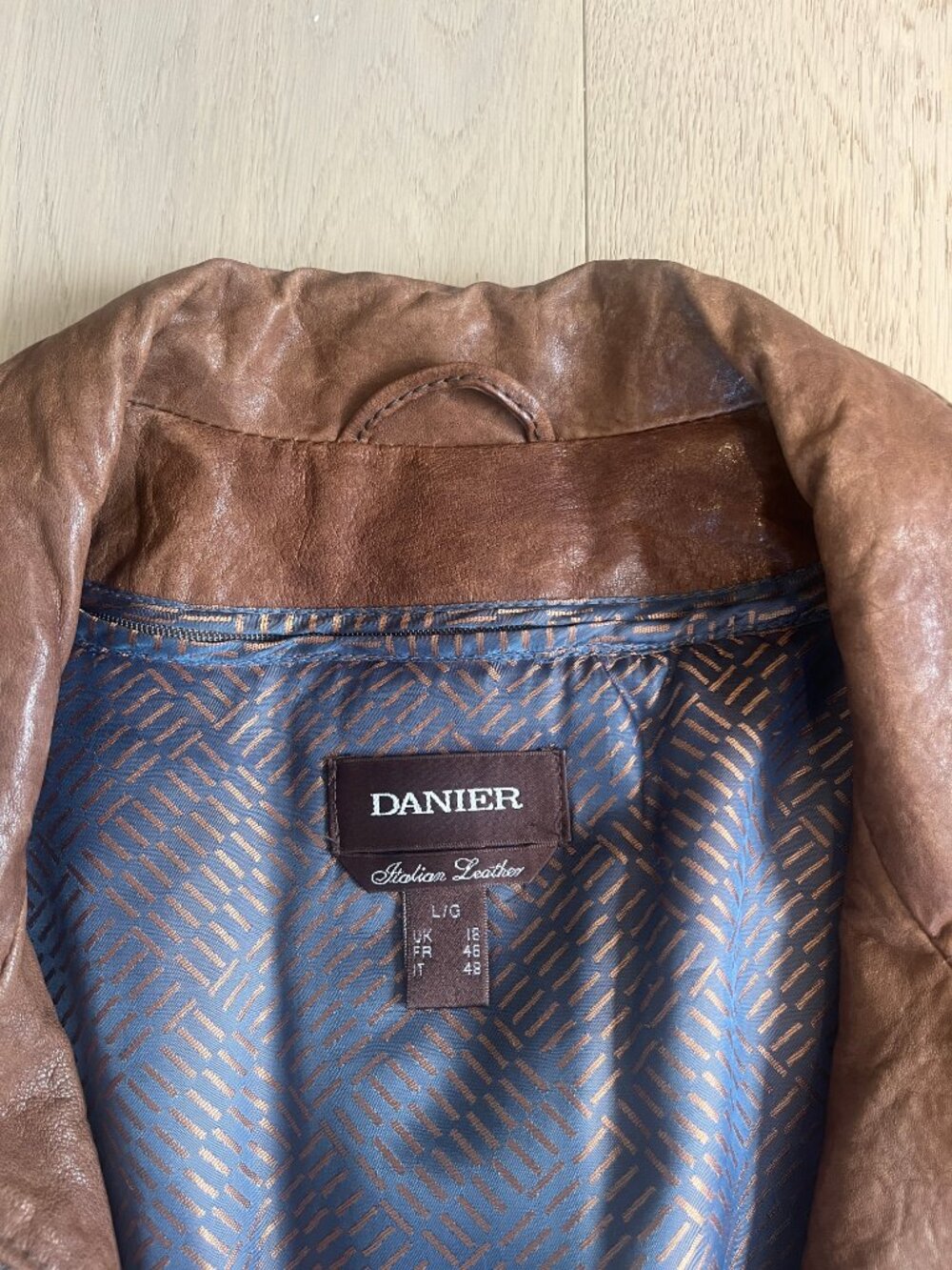 Vintage Danier military leather jacket - Picture 7 of 10